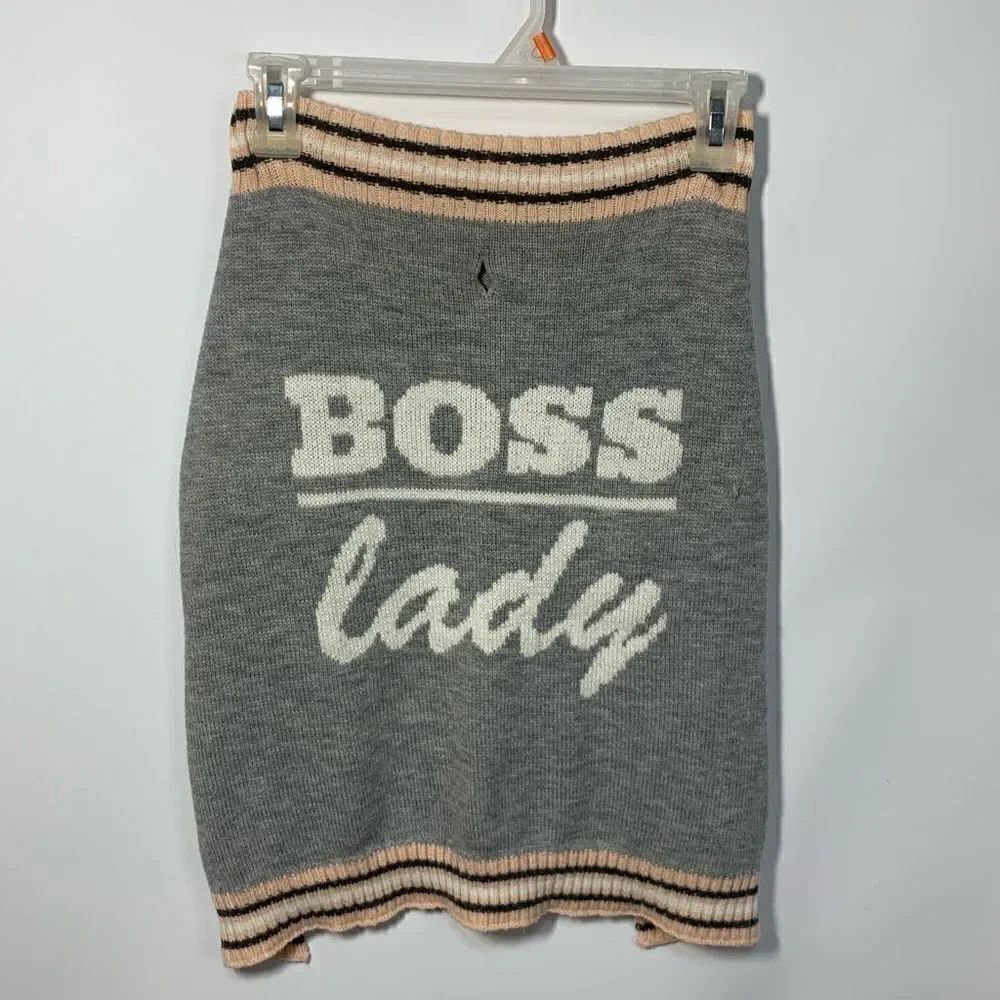 Vibrant life, “boss lady” knit dog sweater, size large ￼